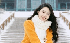 男友说迈开腿尝尝你的草莓包子摊